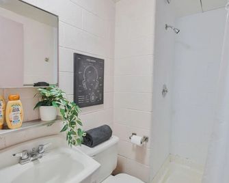 Residence & Conference Centre - Timmins - Timmins - Baño