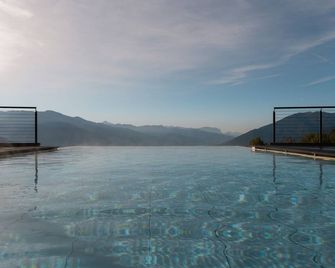 Panoramahotel Huberhof - Maranza - Pool