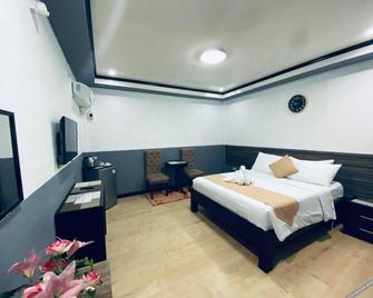 Amax Inn Makati - Makati