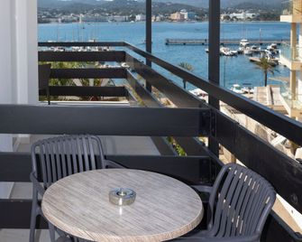 Es Mitjorn Hotel - Sant Antoni de Portmany - Balcony