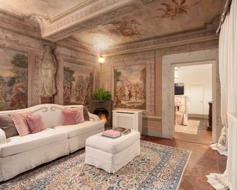 Piazza Pitti Palace - Residenza d'Epoca - Florence - Living room