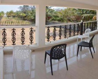 Hotel Yes Way Inn - Mahabalipuram - Balkon