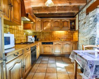 Comfy holiday home with private garden - Neuvéglise-sur-Truyère - Cocina