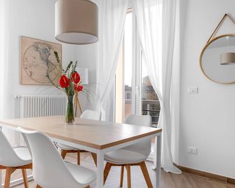 Palazzo Pedretti Halldis Apartments by Halldis - Bologna - Dining room