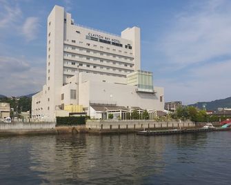 Clayton Bay Hotel - Kure - Building