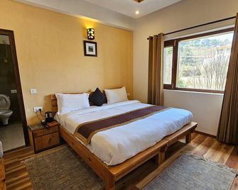 Pool Retreat Ranikhet - Ranikhet - Ložnice