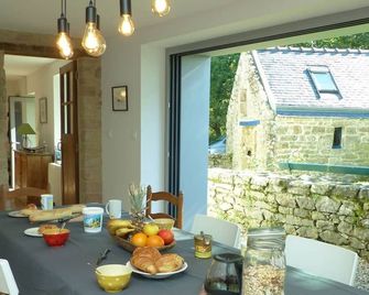 Beautiful longère 3 in the countryside - Larmor-Baden - Salle à manger