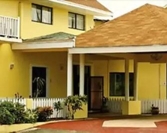 Sun Fun Resort - Nassau - Building