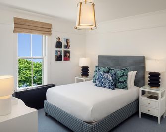 76 Main Ink Press Hotel - Nantucket - Schlafzimmer