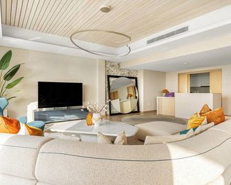 Silkhaus Luxury 1bdr Yas Island With Beach Access - Abu Dhabi - Olohuone