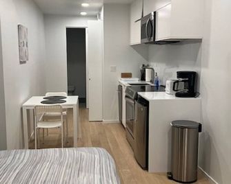 Charming studio with WiFi and AC in downtown Sacramento - סקרמנטו - מטבח