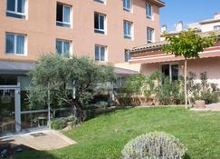 Best Western Hotel Le Sud - Manosque - Building