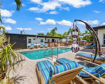 Haley's at Anna Maria Island Inn - Holmes Beach - Pool