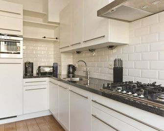Stayci Serviced Apartments Royal Nassau - The Hague - Kitchen