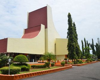 Fave+ Hotel Banjarbaru - Banjarbaru - Gebouw