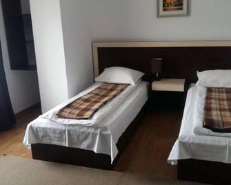 Hotel Intim - Radauti - Habitación