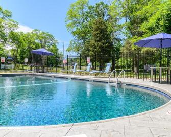 Captains Quarters Motel & Conference Center - Eastham