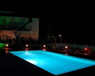 Spacious Family Apartment With Sea View And Swimming Pool - Sfakaki - Piscina