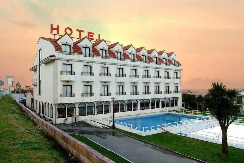 Hotel Restaurante Glasgow - Bayona - Gebäude