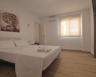Key Reig - Almussafes - Schlafzimmer
