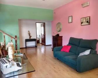 Residencial Montanhes - Vila Real - Wohnzimmer