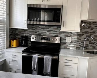 Lovely 1 bedroom apartment - Livingston - Kitchen