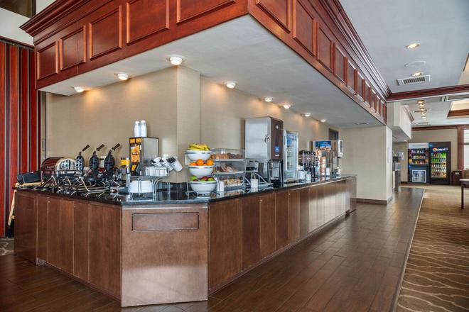Comfort Suites Green Bay 68 1 5 0 Green Bay Hotel Deals