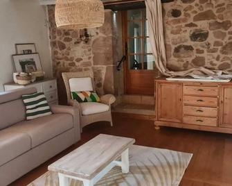 Gîte du Ligal - Najac - Living room