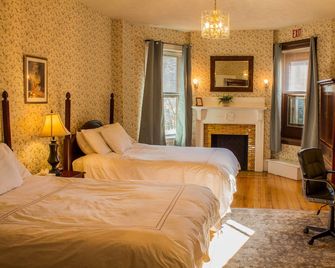 Beacon Inn 1087 - Brookline - Chambre