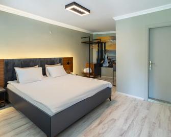 Kayalar Blue Beach Hotel - Sazli - Bedroom