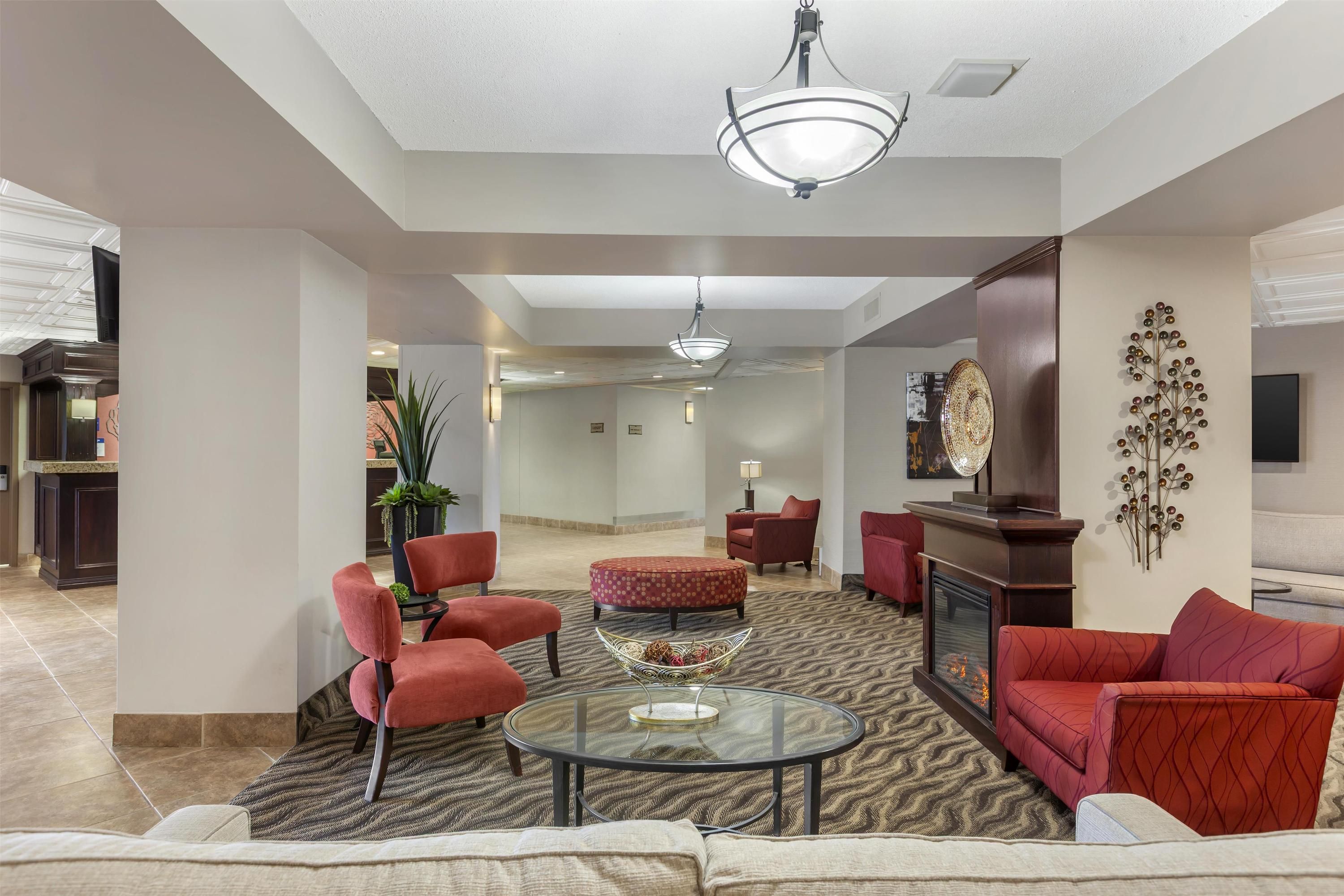 Best Western Plus Rose City Suites - Welland - Lobby