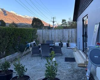 #1 Glenorchy Alpine Deluxe Suite - Glenorchy - Innenhof