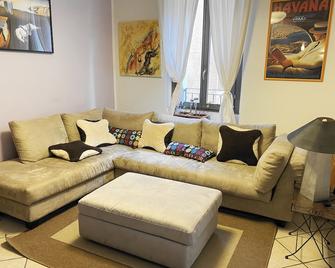 Amici Miei Rooms - Cremona - Living room