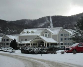 Ski On Off 1BR Suite 1st Flr Sleeps 4 Jiminy Peak - Hancock - Edificio
