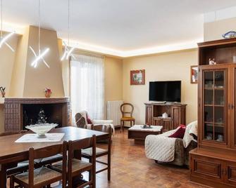 Casa Massimo A Subbiano - Subbiano - Їдальня
