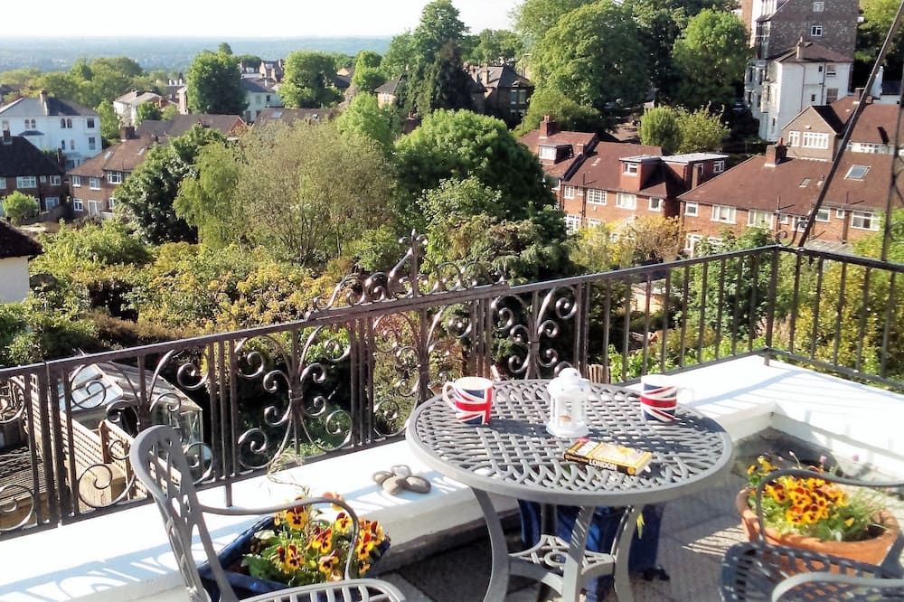 كريستال بالاس بد آند بريكفاست