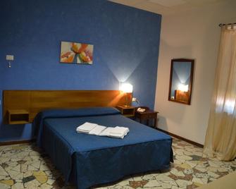 Hotel Mercede 2 - San Felice Circeo - Bedroom