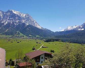 Haus Montana - Lermoos - Vista del exterior