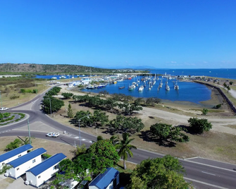 Harbour Lights Tourist Park - Bowen - Budova