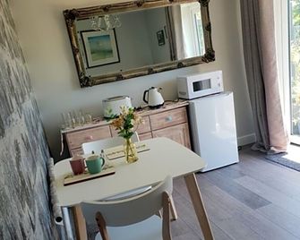 Goshens Farm B&B - Newport