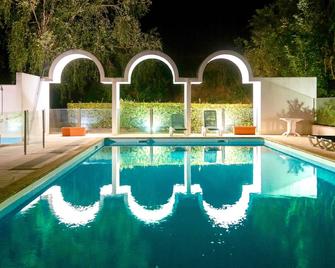 ibis Styles Cognac - Châteaubernard - Gebäude