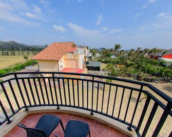 Island On The Sea - Hengchun Township - Parveke