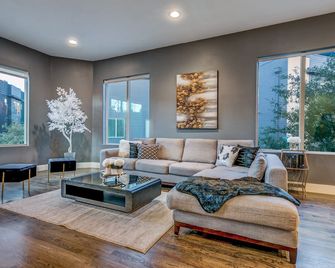 Elegance Undeniable! Downtown Views - Dallas - Sala de estar