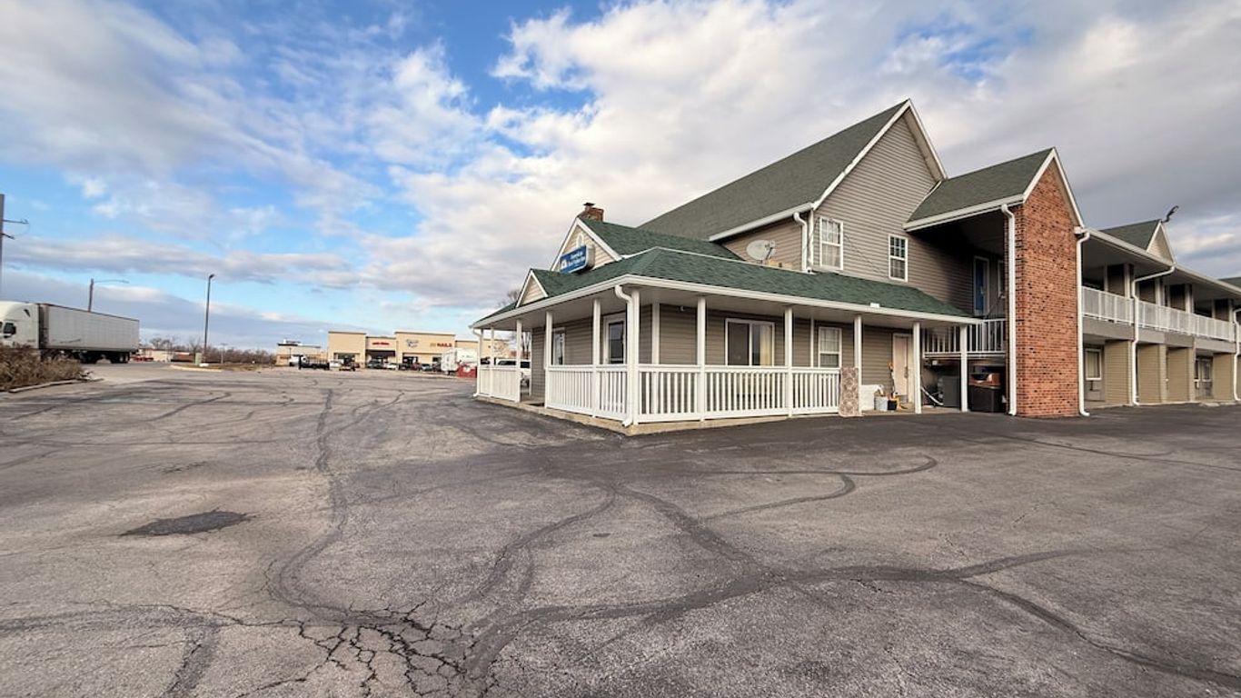 Residential Suites Blue Springs by Hotel O I 70