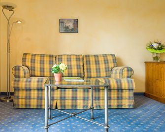 Hotel Altwirt - Lenggries - Living room