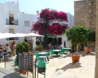 Beautiful Two- Floor Apartment In The Heart Of Mojacar Pueblo - Mojacar - Binnenhof