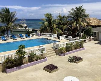 Cariblue Beach Hotel - Montego Bay - Pool