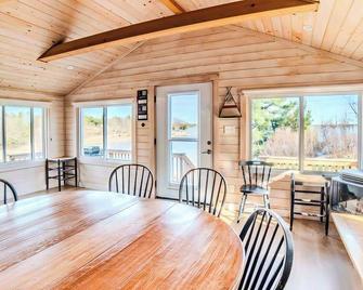 Georgian Bay Lakeview Cottage - Rockwood #5 - Nobel - Comedor