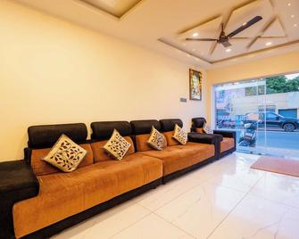 Hotel Nnp Grand - Rameswaram - Living room