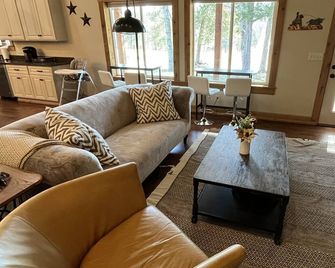 Rustic-Luxury home with elegant country simplicity - Lebanon - Living room